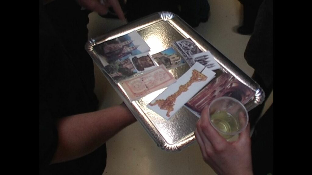 André Fortino, eat the gombrich, performance