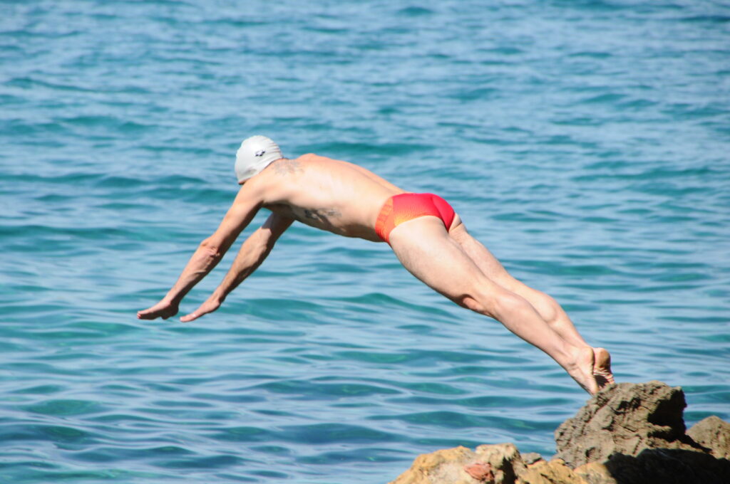 André Fortino & Lou Villapadierna, Longue Langue en béton, performance