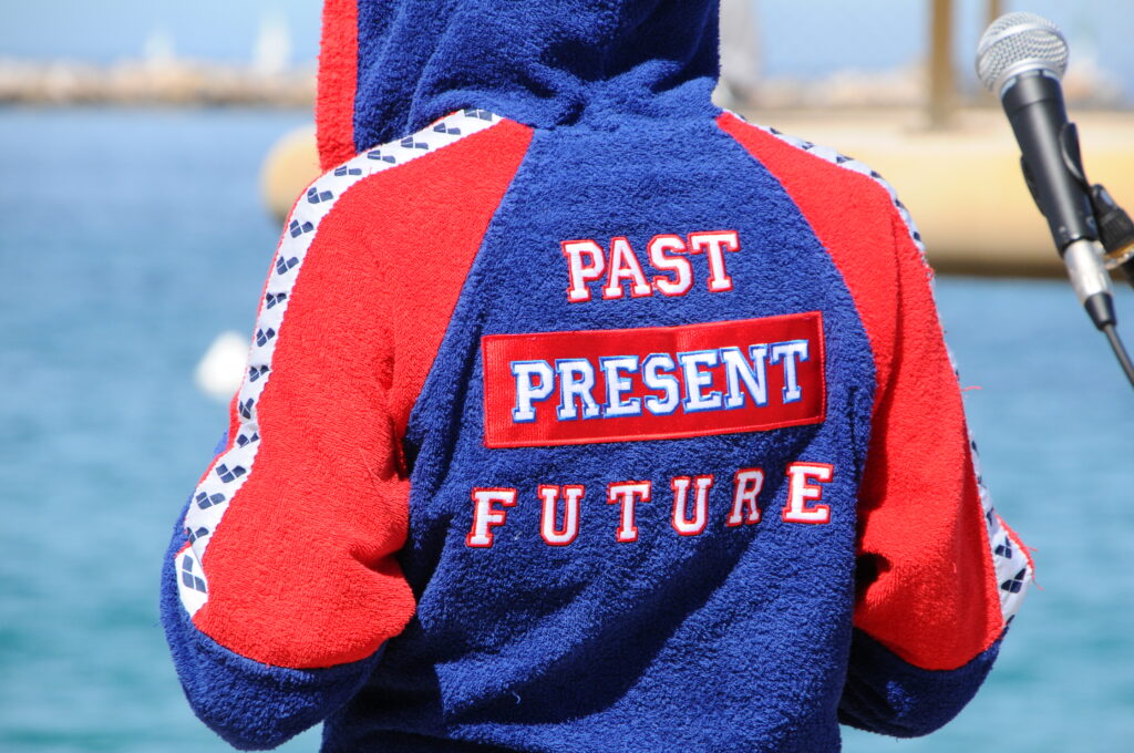 André Fortino & Lou Villapadierna, Longue Langue en béton, performance